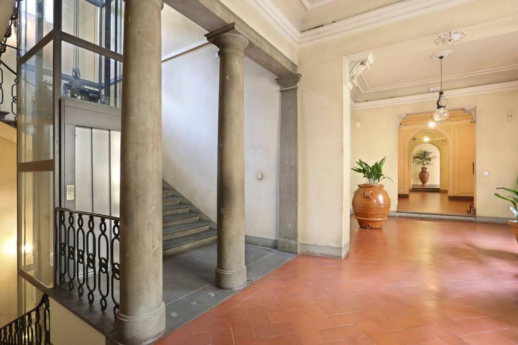 Palazzo Borghese 2 Bedroom Firenze Esterno foto